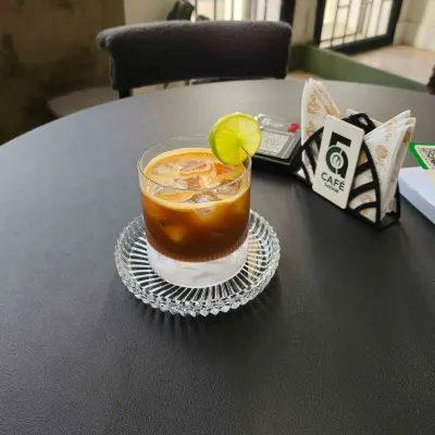 تونیک اسپرسو 50 در کافه 5 صبحی ها