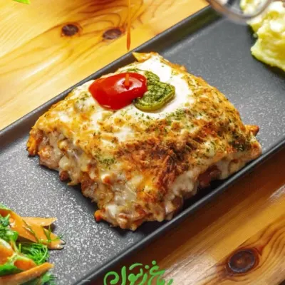 لازانیا ویژه در باغ زیتون