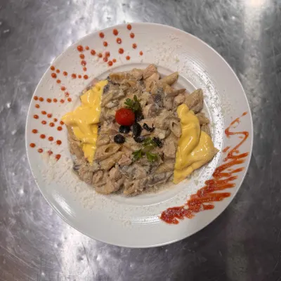 چیکن آلفردو — گلاویژ