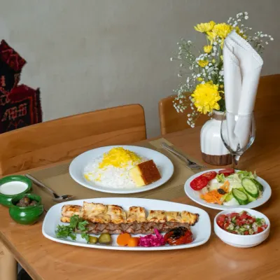 چلو کباب وزیری در رستوران ویلا