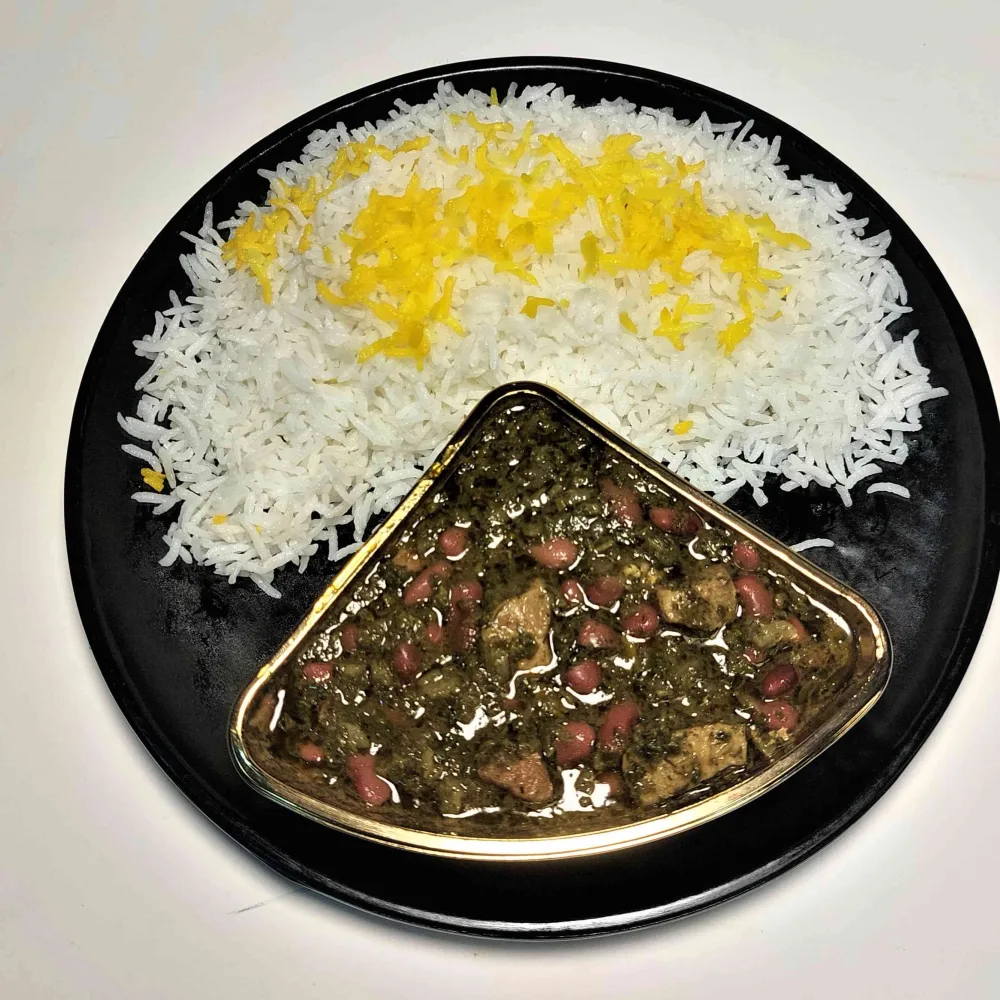 چلو خورشت قرمه سبزی در چلو کلاب