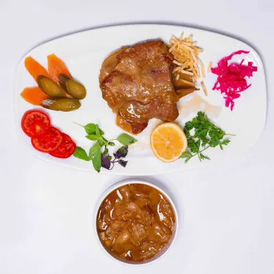 چلو گوشت مخصوص در رستوران یاسمین