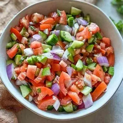 سالاد شیرازی در تم فود (فودکورت) مرکز خرید و سرگرمی سیتی استار