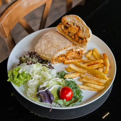 ساندویچ چیکن چیلی — آبیس فود