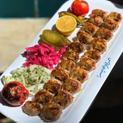 سیخ کباب لقمه — مجموعه گردشگری و پذیرایی گراندیس