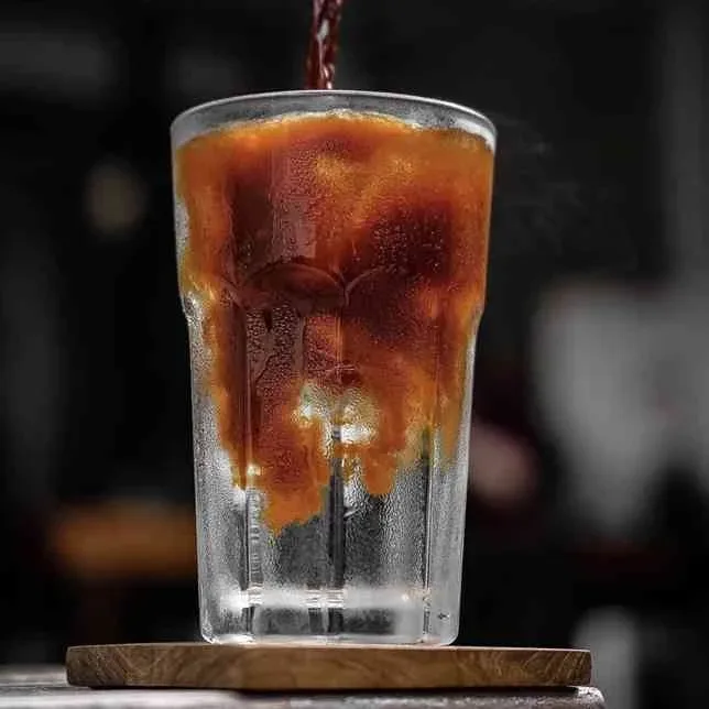 چیل برو در کافی شاپ وصال