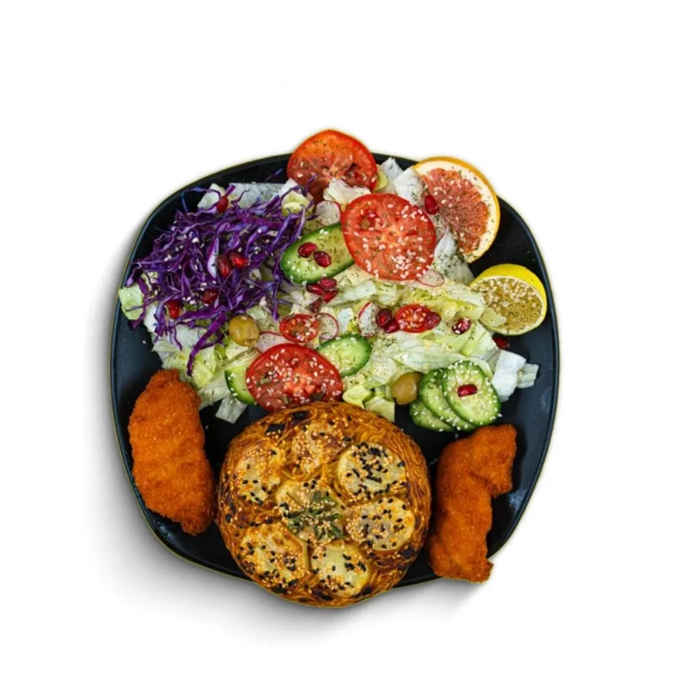 ماکارونی با فیله مرغ سوخاری در سینما فود