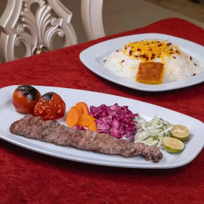 چلو کباب برگ مخصوص — رستوران معین درباری