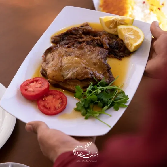 گوشت کتف در قصر شاندیز