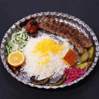 چلو کباب کوبیده — کافه رستوران گلچین