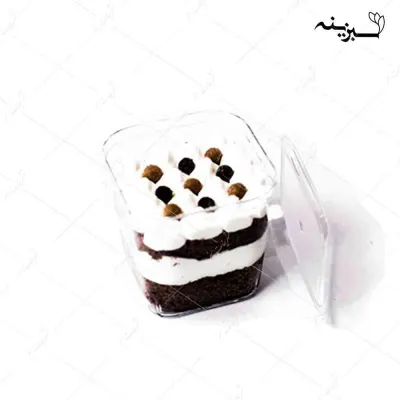 تیرامیسو با کیک در تشریفات سبز