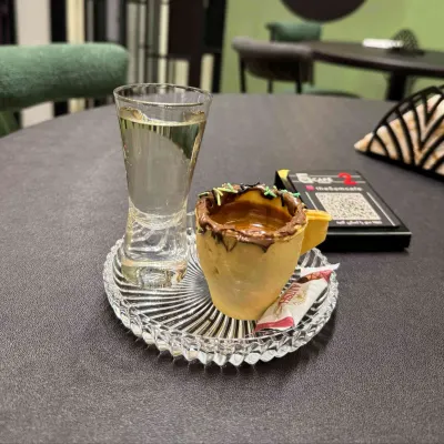 اسپرسو اسنک 50 در کافه 5 صبحی ها