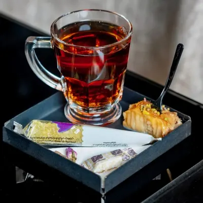 چای باقلوا ترک در کافه رستوران باغ بهشت