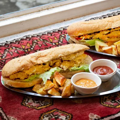ساندویچ مرغ گریل — کافه کتاب آفتاب