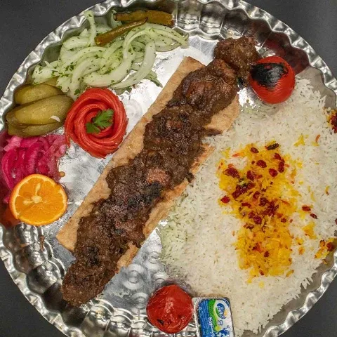 چلو جوجه فسنجانی در کباب بهارستان