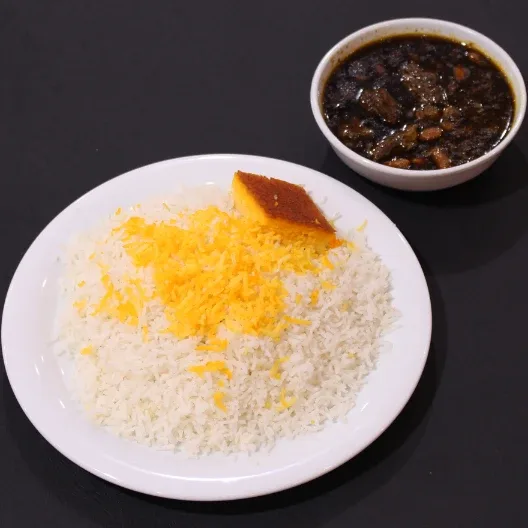 چلو خورشت قرمه سبزی در کافه رستوران گلچین