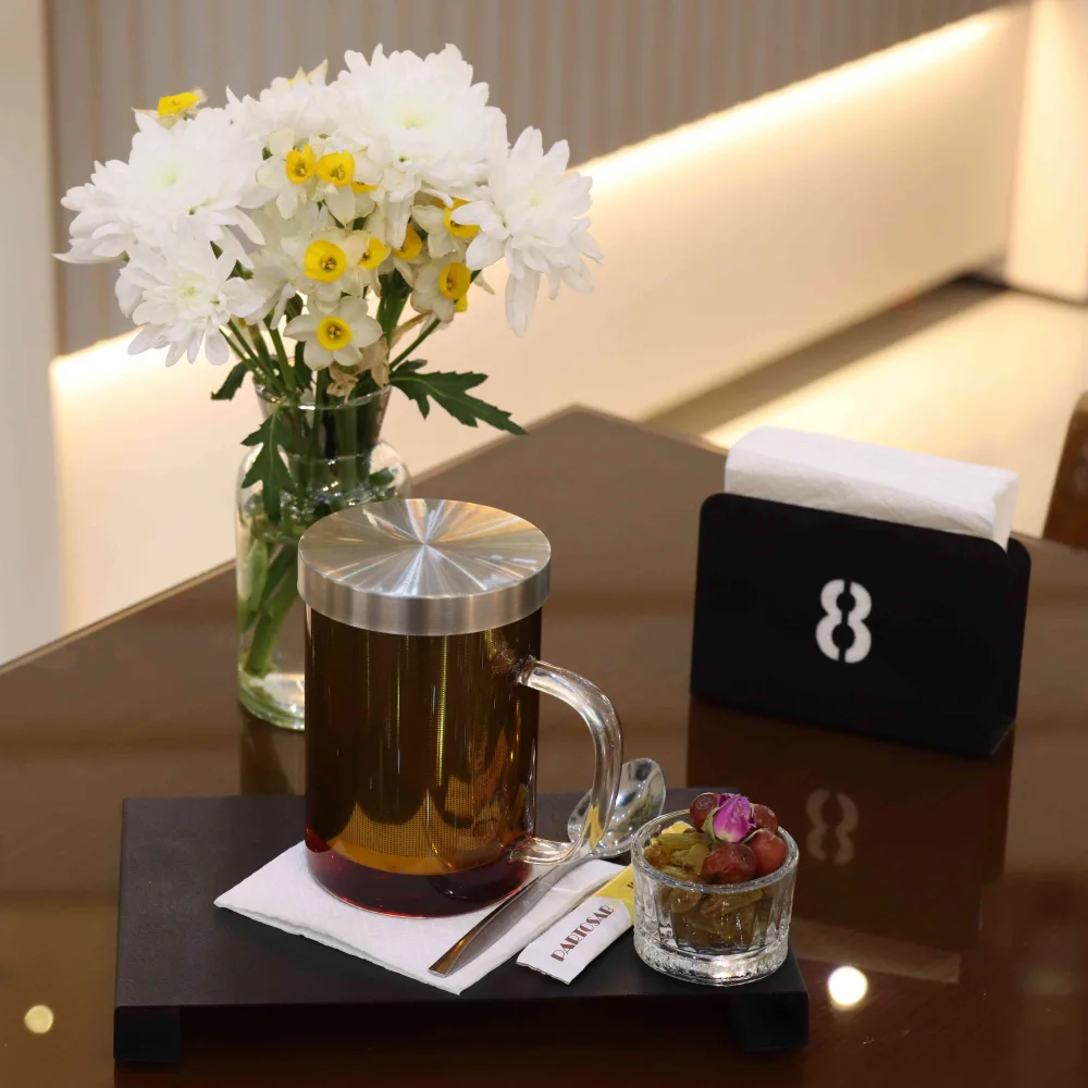 چای سیاه در کافی شاپ وصال