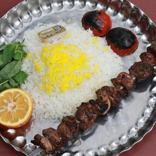 چلو جوجه باربیکیو در کباب بهارستان