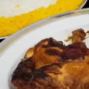 دجاجُ مَعَ الرُزّ (مرغ) — گلاویژ