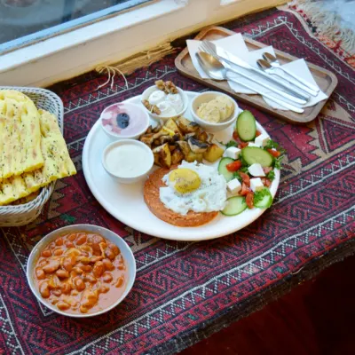 صبحانه مشتی (ما خودمون دو نفره میخوریم ) — کافه کتاب آفتاب