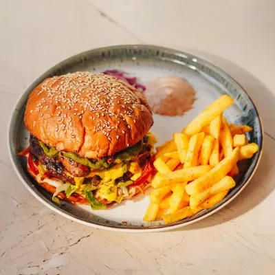 مدیترو برگر — چِ لانژ