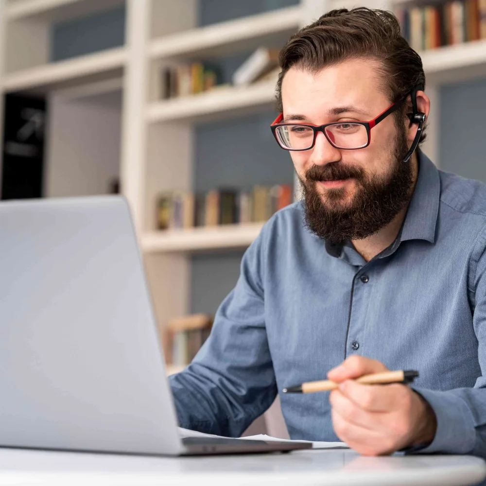 دوره کسب و کار آنلاین در آبی سفید
