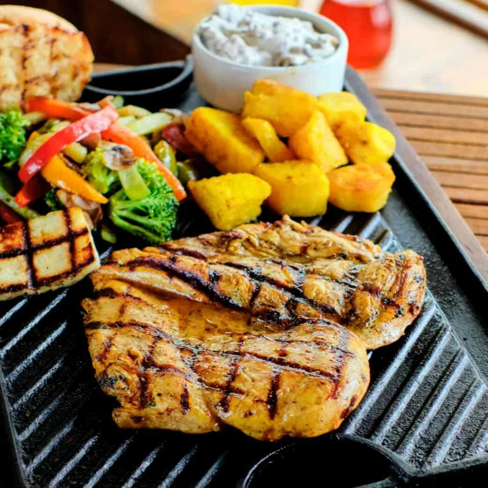 چیکن استیک در هتل رُز درویشی