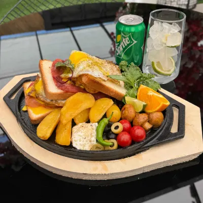 کاسرول مرغ و بیکن — قصر هفدهم