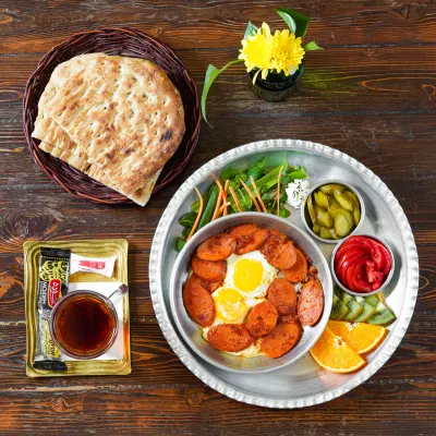 بندری نیمرو — کافه رستوران عمارت فیروزه